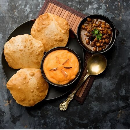 halwa-puri-with-chickpeas